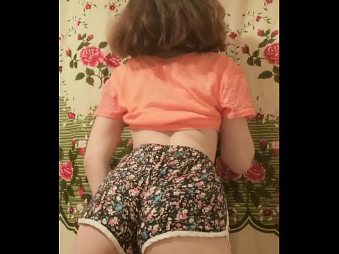 ❤️ Leanabh òg sexy a ’toirt dheth na shorts aice air a’ chamara ❤️ Super porn aig gd.xxxtophd.ru ❌️❤