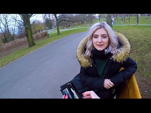 ❤️ Swallows hot cum coigreach airson airgead - blowjob anns a 'phàirc le Eva Elfie ❤️ Super porn aig gd.xxxtophd.ru ❌️❤